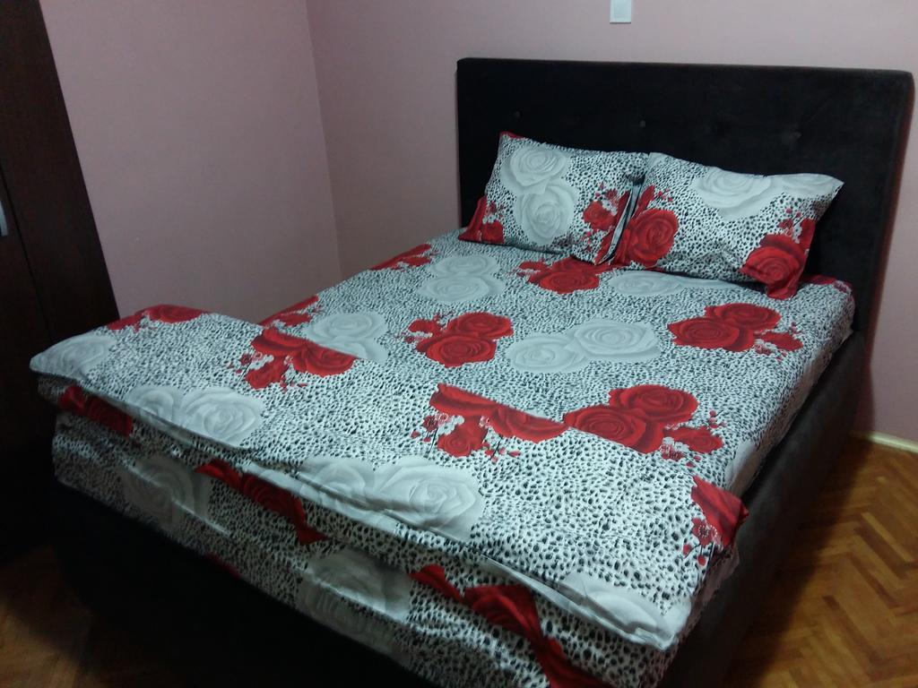 Apartment Radovan Риека-Црноевича Экстерьер фото