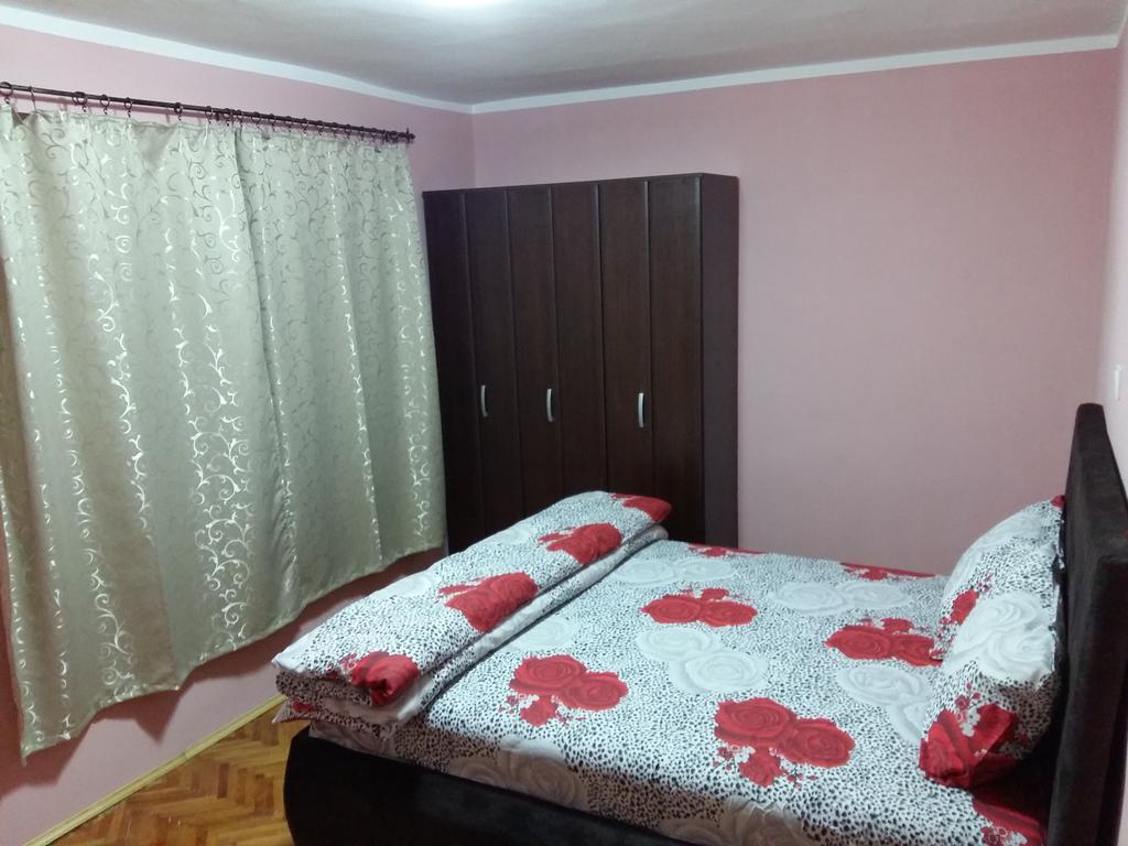 Apartment Radovan Риека-Црноевича Экстерьер фото